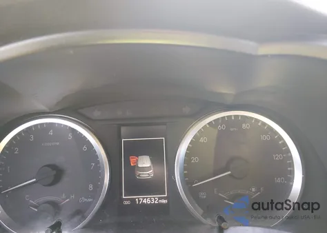 2018 Toyota Highlander Le z USA, uszkodzony, nr VIN 5TDBZRFH9JS889802